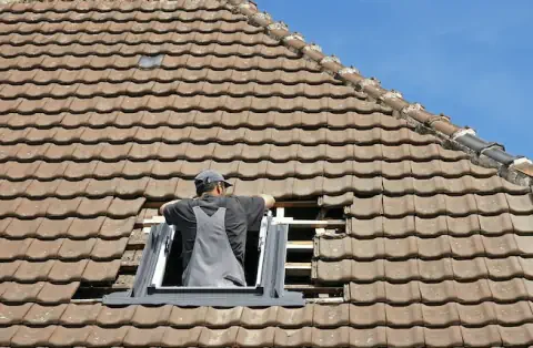 Pose de velux - Saint-Cosme-en-Vairais